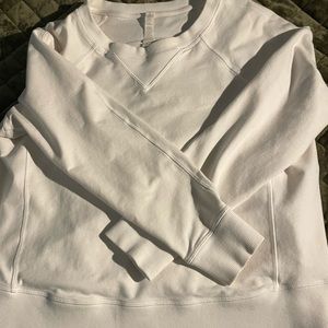 White Lululemon oversized white sweatshirt. Non-smoking. Pet house.